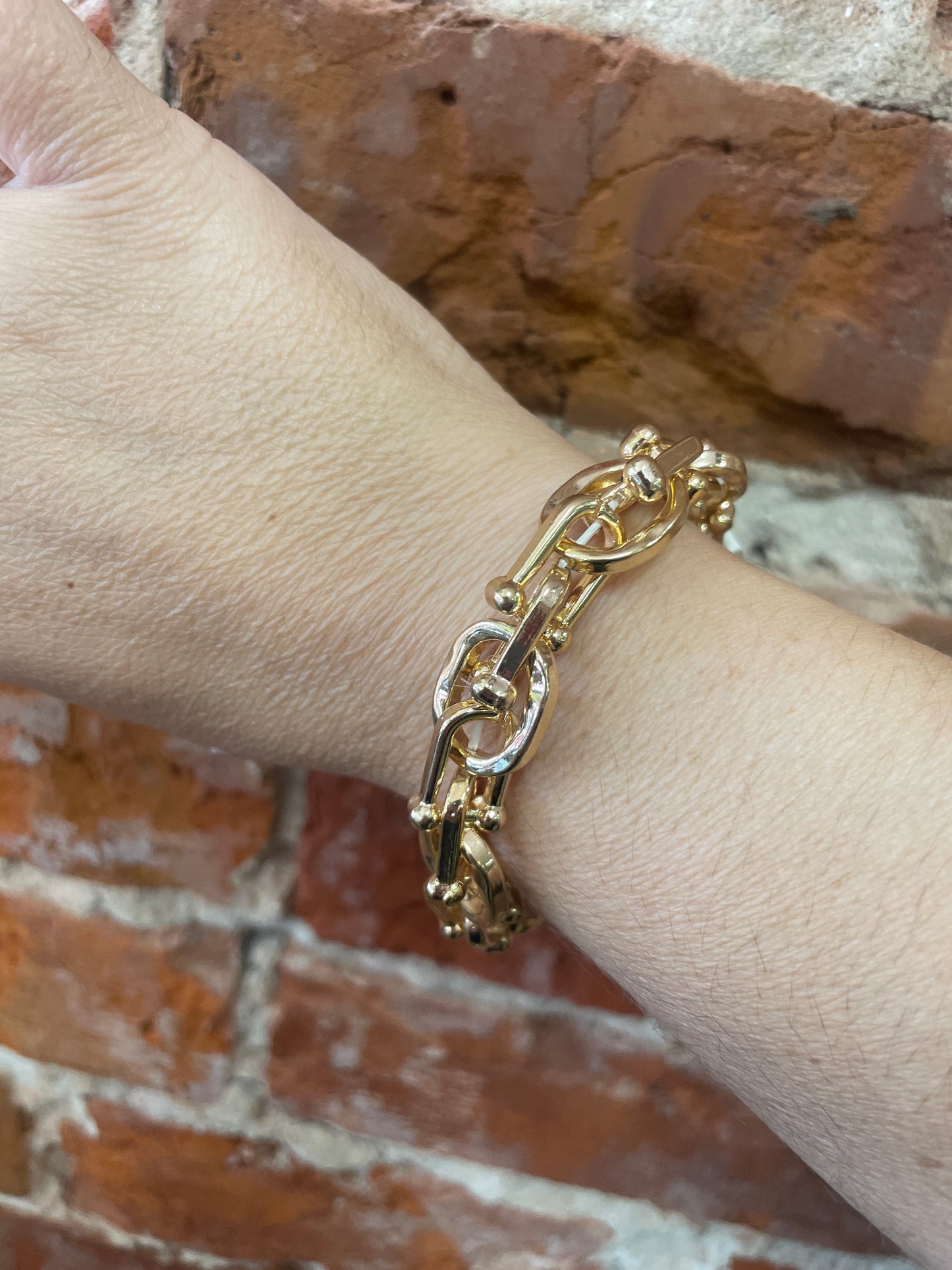 Horseshoe Link Stretch Bracelet