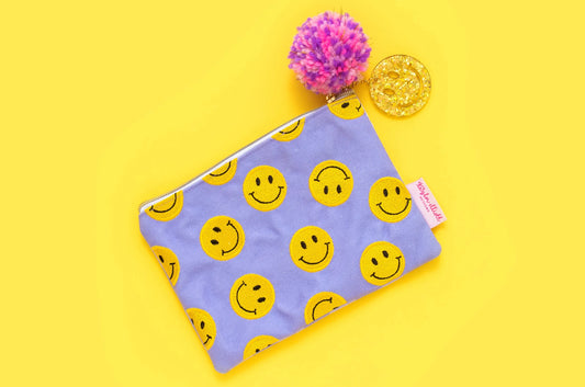 TE Smiley Pouch